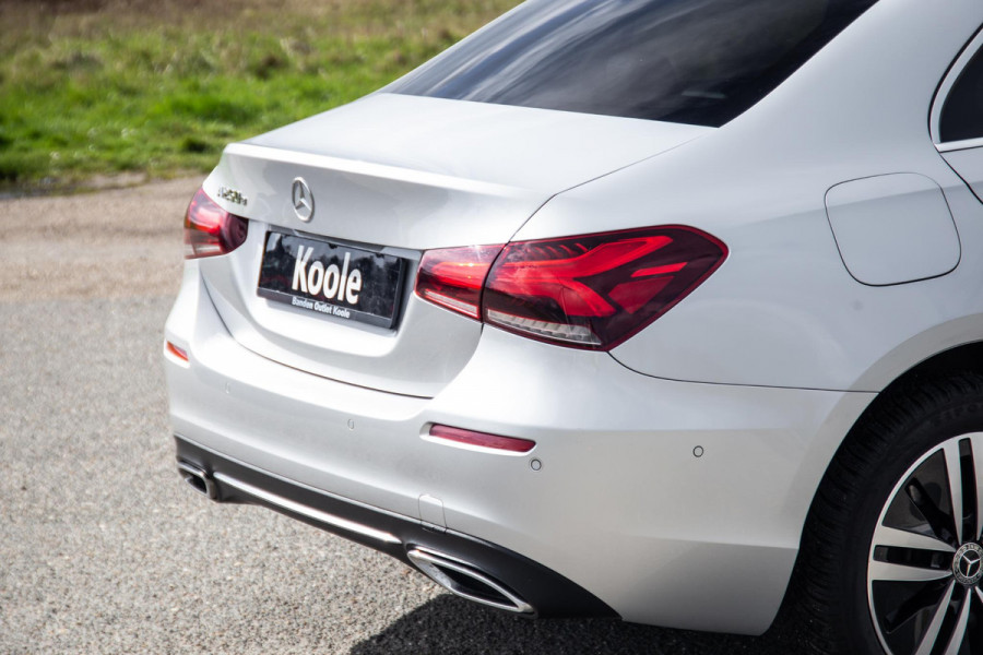 Mercedes-Benz A-Klasse 250 e Business Solution Luxury Limited CARPLAY / LEER / CAMERA / AUTOMAAT