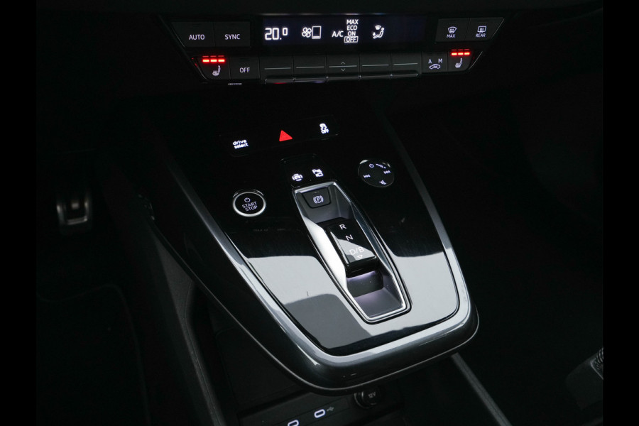 Audi Q4 e-tron 40 S-line Launch edition Competition 77 kWh [ 3-Fase-11kW ] {SOH-93%} (INCL-BTW) *HEATPUMP | LEATHER-FABRIC | SONOS-AUDIO | MATRIX-LED | ADAPTIVE-CRUISE | HEATED-SPORTSEATS | AMBIENTLIGHT | DIGI-COCKPIT | CAMERA | KEYLESS | DAB+ | NAVI-FULLMAP | TOWBAR | 21"ALU
