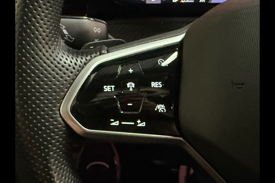 Volkswagen Golf 1.5 TSI R-Line | Pano | Camera | Carplay | Sfeerverlichting | Led