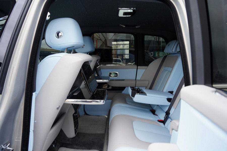 Rolls-Royce Cullinan 6.75 V12 / Bespoke Audio / Starlight / Twin-Coachline