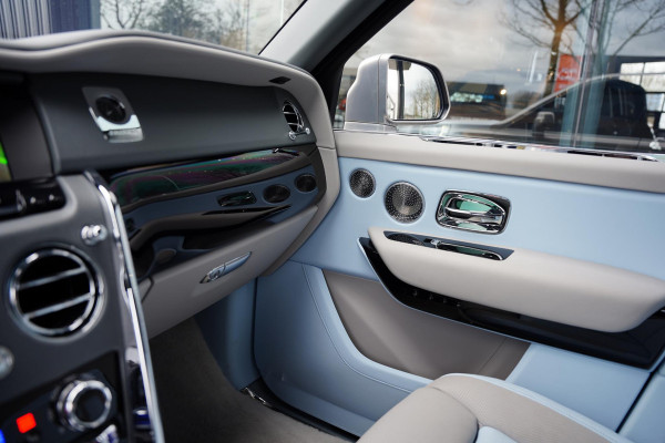 Rolls-Royce Cullinan 6.75 V12 / Bespoke Audio / Starlight / Twin-Coachline
