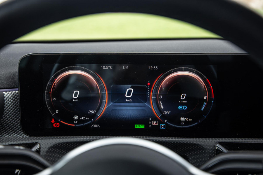 Mercedes-Benz A-Klasse 250 e Business Solution Luxury Limited CARPLAY / LEER / CAMERA / AUTOMAAT