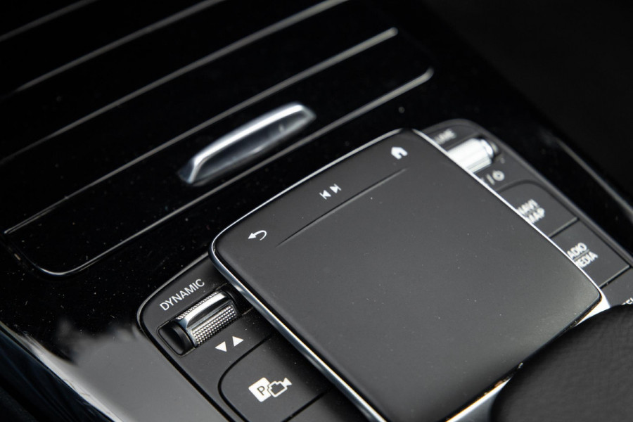 Mercedes-Benz A-Klasse 250 e Business Solution Luxury Limited CARPLAY / LEER / CAMERA / AUTOMAAT