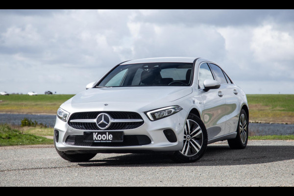Mercedes-Benz A-Klasse 250 e Business Solution Luxury Limited CARPLAY / LEER / CAMERA / AUTOMAAT