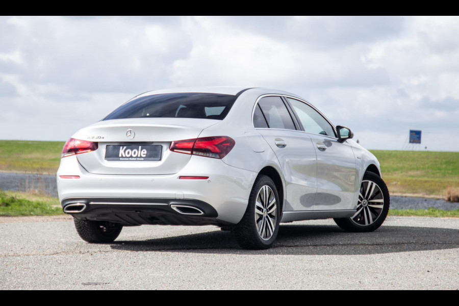 Mercedes-Benz A-Klasse 250 e Business Solution Luxury Limited CARPLAY / LEER / CAMERA / AUTOMAAT