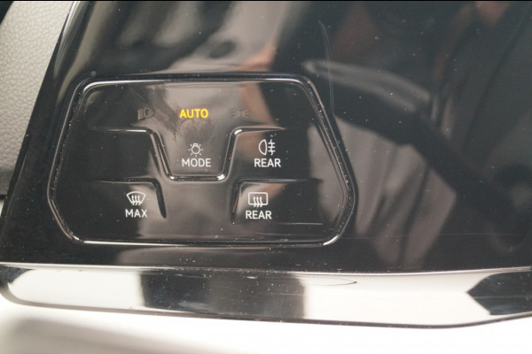 Volkswagen Golf 1.0 TSI 110pk Life -NAVI-ECC-PDC-LED-