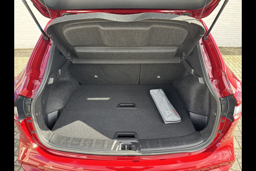 Nissan QASHQAI 1.3 DIG-T N-Tec Automaat Led Panorama Clima Cruise Carplay Pdc+360 Camera Trekhaak