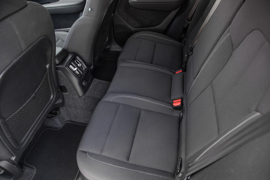 Volvo XC40 1.5 T4 Recharge Inscription AUTOMAAT / PLUG IN HYBRID / NAVI / STOELVERWARMING / CAMERA