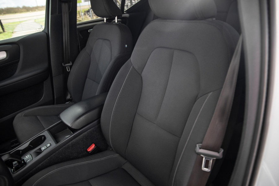 Volvo XC40 1.5 T4 Recharge Inscription AUTOMAAT / PLUG IN HYBRID / NAVI / STOELVERWARMING / CAMERA