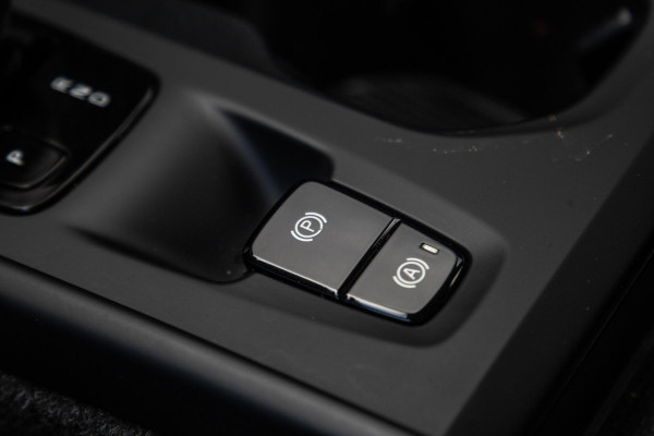 Volvo XC40 1.5 T4 Recharge Inscription AUTOMAAT / PLUG IN HYBRID / NAVI / STOELVERWARMING / CAMERA