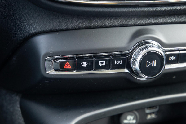 Volvo XC40 1.5 T4 Recharge Inscription AUTOMAAT / PLUG IN HYBRID / NAVI / STOELVERWARMING / CAMERA