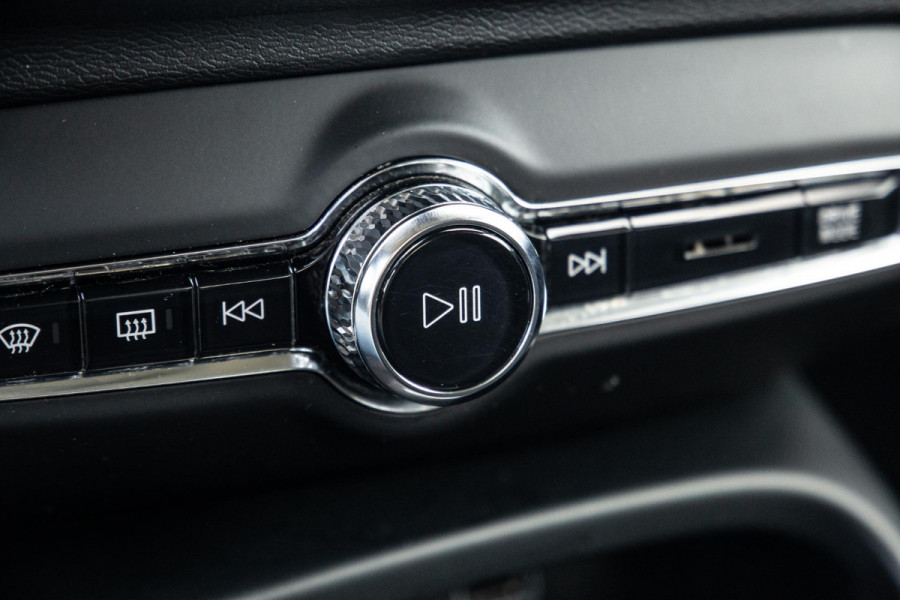 Volvo XC40 1.5 T4 Recharge Inscription AUTOMAAT / PLUG IN HYBRID / NAVI / STOELVERWARMING / CAMERA