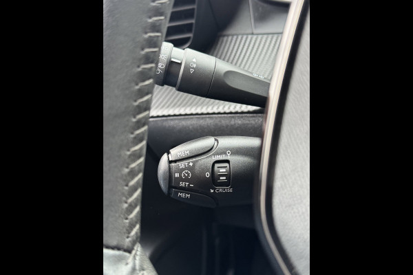 Peugeot 2008 1.2 PureTech Allure Pack 42.000 KM- Apple Carplay / Navigatie I Airco I LED I DPC I Sport pakket I Dealer onderhouden