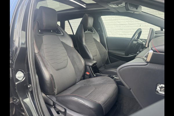 Toyota Corolla Touring Sports 2.0 Hybrid GR-Sport Plus Panorama dak 18" velgen Camera JBL Dodehoek detectie
