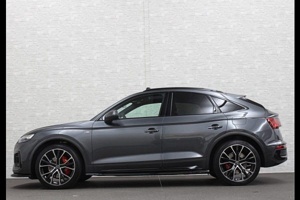 Audi Q5 Sportback 50 e S-Line | Luchtvering | Panorama | Carbon | Head-Up | Trekhaak | Keyless-Entry | Leder | Matrix-LED | Black-Optic | Standkachel | Virtual-Cockpit | Carplay | Getint Glas | Stoelverwarming | Zwarte Hemel | Draadloos Laden |