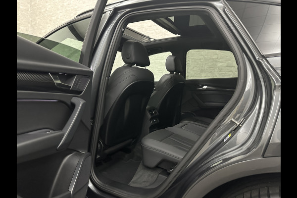 Audi Q5 Sportback 50 e S-Line | Luchtvering | Panorama | Carbon | Head-Up | Trekhaak | Keyless-Entry | Leder | Matrix-LED | Black-Optic | Standkachel | Virtual-Cockpit | Carplay | Getint Glas | Stoelverwarming | Zwarte Hemel | Draadloos Laden |