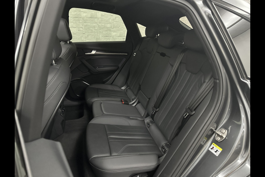 Audi Q5 Sportback 50 e S-Line | Luchtvering | Panorama | Carbon | Head-Up | Trekhaak | Keyless-Entry | Leder | Matrix-LED | Black-Optic | Standkachel | Virtual-Cockpit | Carplay | Getint Glas | Stoelverwarming | Zwarte Hemel | Draadloos Laden |