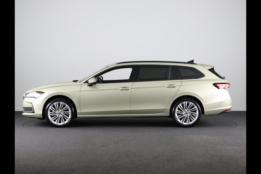 Škoda Superb First Edition Combi 1.5 TSI m-HEV 150pk DSG-7 | Panoramadak | Leder | Light & View |