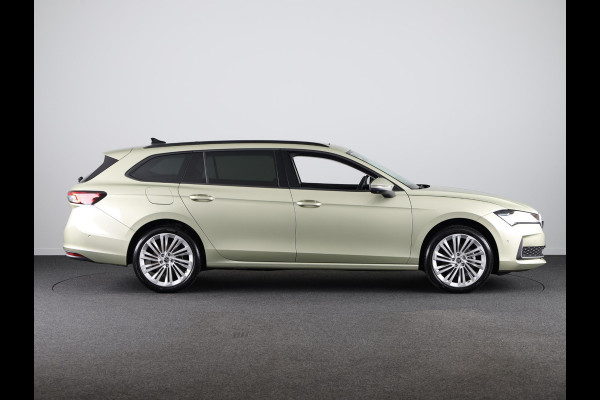 Škoda Superb First Edition Combi 1.5 TSI m-HEV 150pk DSG-7 | Panoramadak | Leder | Light & View |