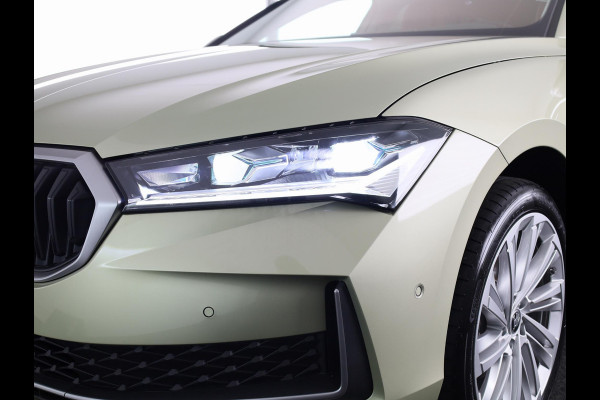 Škoda Superb First Edition Combi 1.5 TSI m-HEV 150pk DSG-7 | Panoramadak | Leder | Light & View |