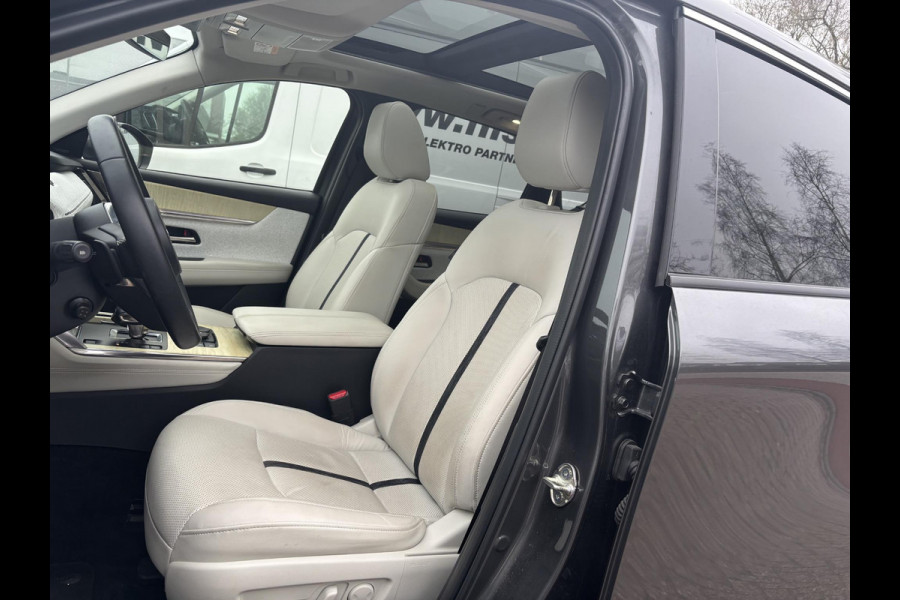 Mazda CX-60 2.5 e-SkyActiv PHEV Takumi | Bellen voor bezichtiging | 328pk | SCI |  Panoramadak / Kanteldak (Glas) |  360 graden camera | Achteruitrijcamera | Stoelverwarming |  Adaptieve Cruise Control