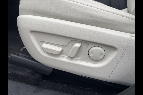 Mazda CX-60 2.5 e-SkyActiv PHEV Takumi | Bellen voor bezichtiging | 328pk | SCI |  Panoramadak / Kanteldak (Glas) |  360 graden camera | Achteruitrijcamera | Stoelverwarming |  Adaptieve Cruise Control