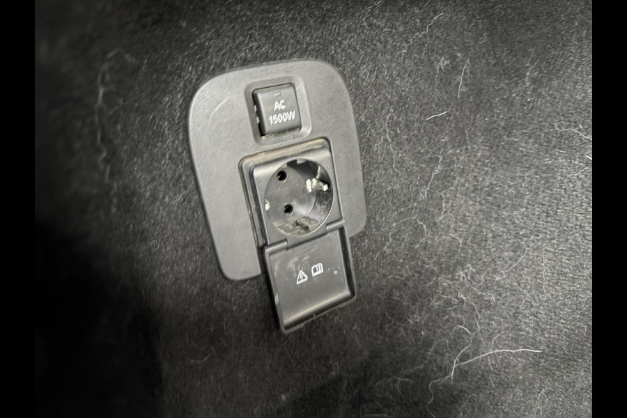 Mazda CX-60 2.5 e-SkyActiv PHEV Takumi | Bellen voor bezichtiging | 328pk | SCI |  Panoramadak / Kanteldak (Glas) |  360 graden camera | Achteruitrijcamera | Stoelverwarming |  Adaptieve Cruise Control