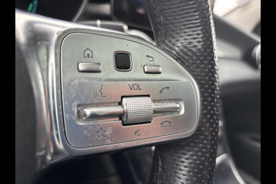 Mercedes-Benz GLC 300e 4MATIC AMG Line | Bellen voor bezichtiging | SCI | 320pk PHEV | Panormadak | Afneembare Trekhaak | Burmester Audio | Stoelverwarming |  Achteruitrijcamera