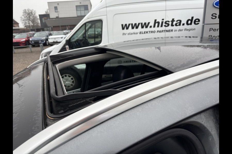 Mercedes-Benz GLC 300e 4MATIC AMG Line | Bellen voor bezichtiging | SCI | 320pk PHEV | Panormadak | Afneembare Trekhaak | Burmester Audio | Stoelverwarming |  Achteruitrijcamera