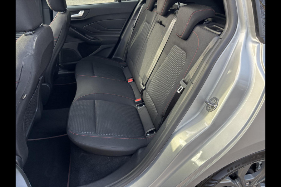 Ford FOCUS Wagon 1.0 EcoBoost Hybrid ST Line X 155pk | Trekhaak afneembaar | Panoramadak | Bang&Olufsen | Adaptive cruise control | Winter Pack | All season banden | Camera