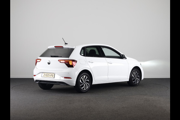 Volkswagen Polo 1.0 TSI Life Edition | Navigatie via App | Parkeersensoren | Achteruitrijcamera | Adaptieve cruise control | Stoelverwarming |