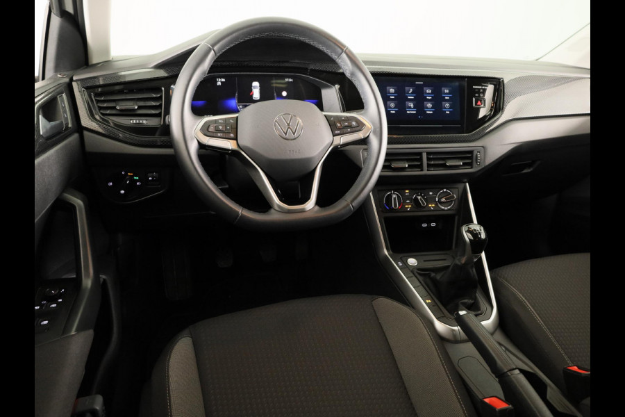 Volkswagen Polo 1.0 TSI Life Edition | Navigatie via App | Parkeersensoren | Achteruitrijcamera | Adaptieve cruise control | Stoelverwarming |