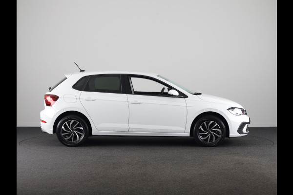 Volkswagen Polo 1.0 TSI Life Edition | Navigatie via App | Parkeersensoren | Achteruitrijcamera | Adaptieve cruise control | Stoelverwarming |