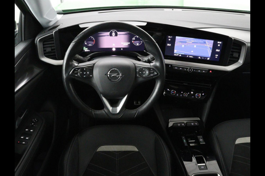 Opel Mokka-e Ultimate 50 kWh | SOH 90% | 3 Fase | Stoelverwarming | Leder/Alcantara | Warmtepomp | Adaptive cruise | Camera | Stuurverwarming | Carplay | Matrix LED | Navigatie | Park Assist