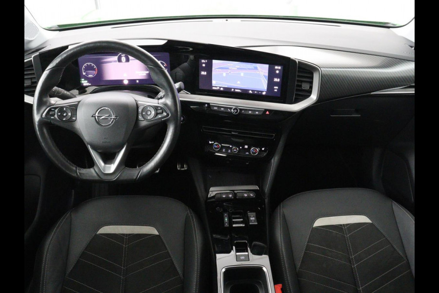 Opel Mokka-e Ultimate 50 kWh | SOH 90% | 3 Fase | Stoelverwarming | Leder/Alcantara | Warmtepomp | Adaptive cruise | Camera | Stuurverwarming | Carplay | Matrix LED | Navigatie | Park Assist