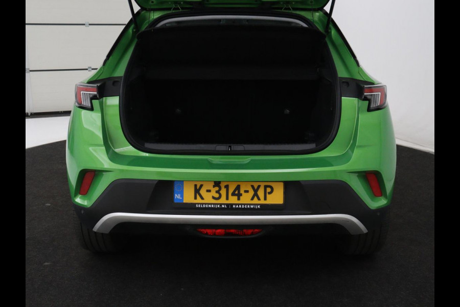 Opel Mokka-e Ultimate 50 kWh | SOH 90% | 3 Fase | Stoelverwarming | Leder/Alcantara | Warmtepomp | Adaptive cruise | Camera | Stuurverwarming | Carplay | Matrix LED | Navigatie | Park Assist