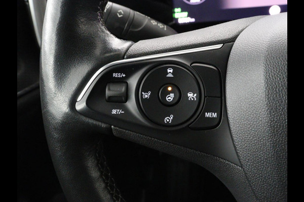 Opel Mokka-e Ultimate 50 kWh | SOH 90% | 3 Fase | Stoelverwarming | Leder/Alcantara | Warmtepomp | Adaptive cruise | Camera | Stuurverwarming | Carplay | Matrix LED | Navigatie | Park Assist