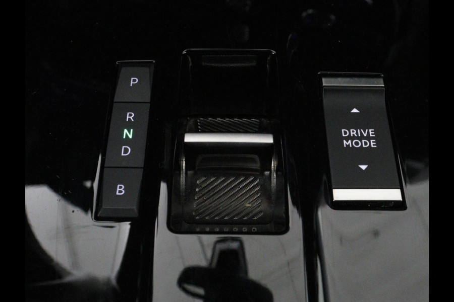 Opel Mokka-e Ultimate 50 kWh | SOH 90% | 3 Fase | Stoelverwarming | Leder/Alcantara | Warmtepomp | Adaptive cruise | Camera | Stuurverwarming | Carplay | Matrix LED | Navigatie | Park Assist