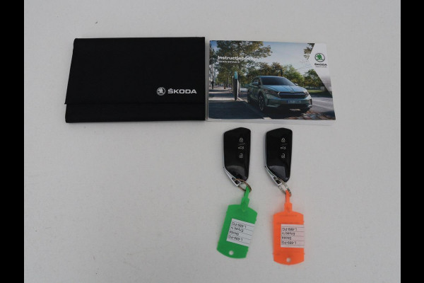 Škoda ENYAQ iV 80 | SOH 91% | Panoramadak | Trekhaak | Leder | Stoelverwarming | Camera | Sfeerverlichting | Navigatie | Carplay | Cruise control | Full LED | Keyless | Getint glas