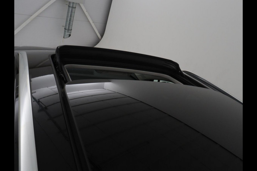 Škoda ENYAQ iV 80 | SOH 91% | Panoramadak | Trekhaak | Leder | Stoelverwarming | Camera | Sfeerverlichting | Navigatie | Carplay | Cruise control | Full LED | Keyless | Getint glas