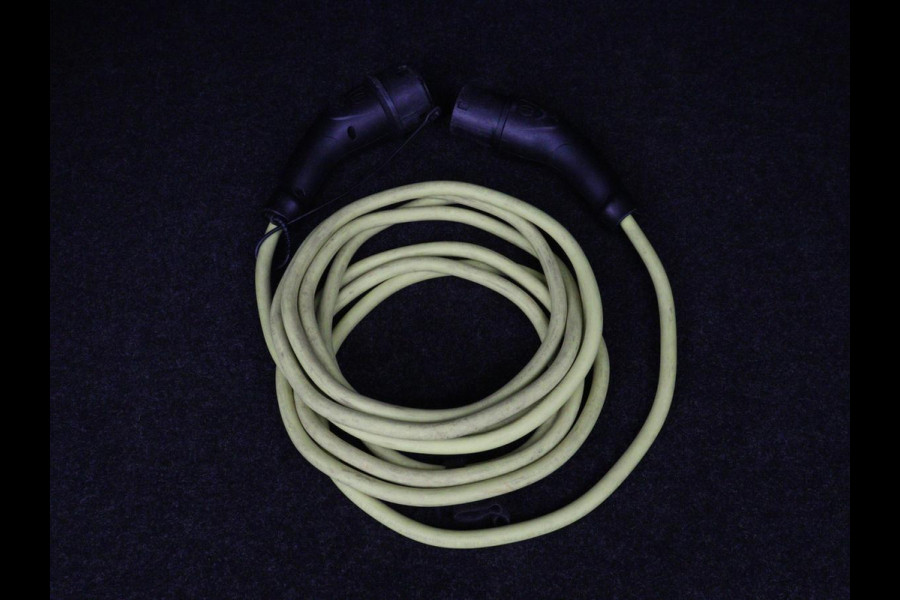 Škoda ENYAQ iV 80 | SOH 91% | Panoramadak | Trekhaak | Leder | Stoelverwarming | Camera | Sfeerverlichting | Navigatie | Carplay | Cruise control | Full LED | Keyless | Getint glas