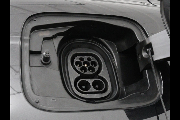 Škoda ENYAQ iV 80 | SOH 91% | Panoramadak | Trekhaak | Leder | Stoelverwarming | Camera | Sfeerverlichting | Navigatie | Carplay | Cruise control | Full LED | Keyless | Getint glas