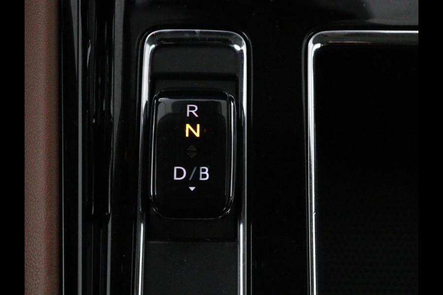 Škoda ENYAQ iV 80 | SOH 91% | Panoramadak | Trekhaak | Leder | Stoelverwarming | Camera | Sfeerverlichting | Navigatie | Carplay | Cruise control | Full LED | Keyless | Getint glas