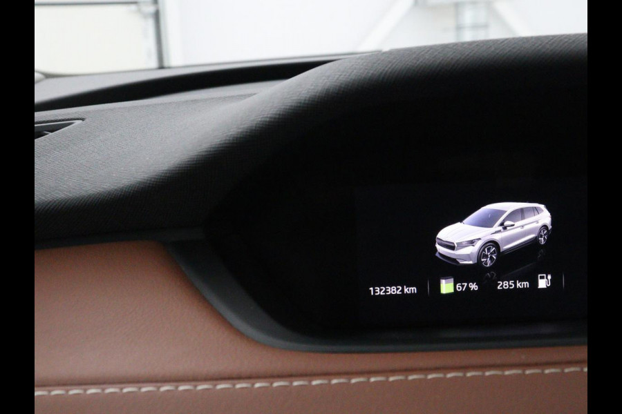 Škoda ENYAQ iV 80 | SOH 91% | Panoramadak | Trekhaak | Leder | Stoelverwarming | Camera | Sfeerverlichting | Navigatie | Carplay | Cruise control | Full LED | Keyless | Getint glas