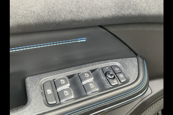 Lynk & Co 01 1.5 262pk Plug-in Carplay Adapt.Cruise Stoelverw Black