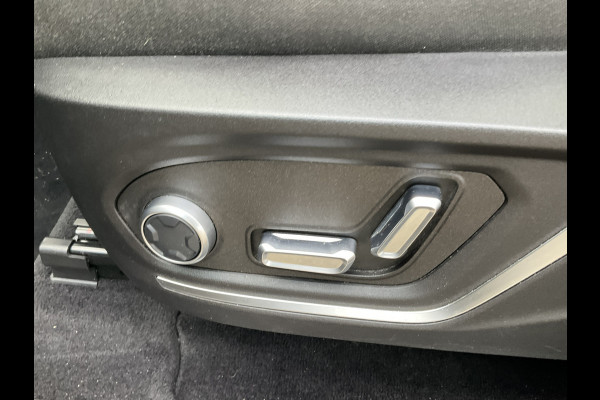 Lynk & Co 01 1.5 262pk Plug-in Carplay Adapt.Cruise Stoelverw Black