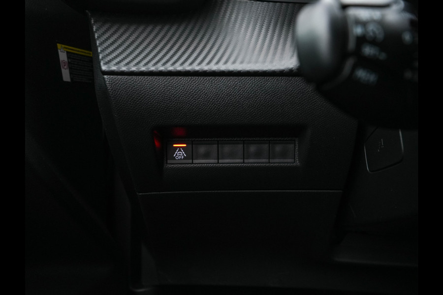 Peugeot e-2008 EV GT 50 kWh {SOH-91%} Aut. *DIGI-COCKPIT | FULL-LED | BLIS | KEYLESS | LEATHER-FABRIC | CAMERA | CARPLAY | CCS-FASTLOADER | DAB+ | NAVI-FULLMAP | ECC | PDC | SPORT-SEATS | AMBIENT-LIGHT | PRIVACY-GLASS | 17''ALU*