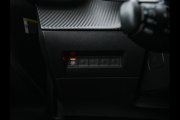 Peugeot e-2008 EV GT 50 kWh {SOH-91%} Aut. *DIGI-COCKPIT | FULL-LED | BLIS | KEYLESS | LEATHER-FABRIC | CAMERA | CARPLAY | CCS-FASTLOADER | DAB+ | NAVI-FULLMAP | ECC | PDC | SPORT-SEATS | AMBIENT-LIGHT | PRIVACY-GLASS | 17''ALU*