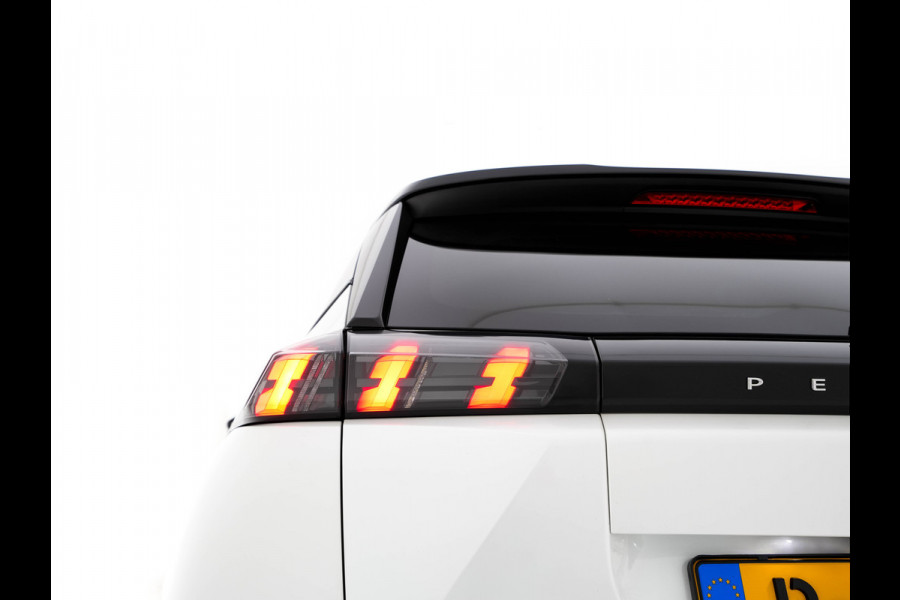 Peugeot e-2008 EV GT 50 kWh {SOH-91%} Aut. *DIGI-COCKPIT | FULL-LED | BLIS | KEYLESS | LEATHER-FABRIC | CAMERA | CARPLAY | CCS-FASTLOADER | DAB+ | NAVI-FULLMAP | ECC | PDC | SPORT-SEATS | AMBIENT-LIGHT | PRIVACY-GLASS | 17''ALU*