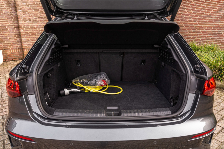 Audi A3 Sportback 40 TFSI e S Edition 204 PK S-Line ACC Ambiance Camera Keyless Elek.Klep 18''